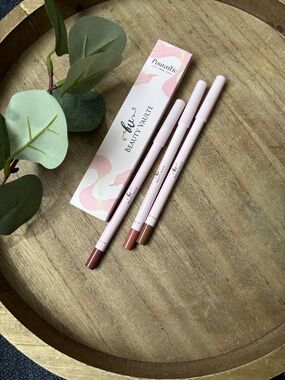 BEAUTY VAULTE
Poutastic Lip Liner Trio